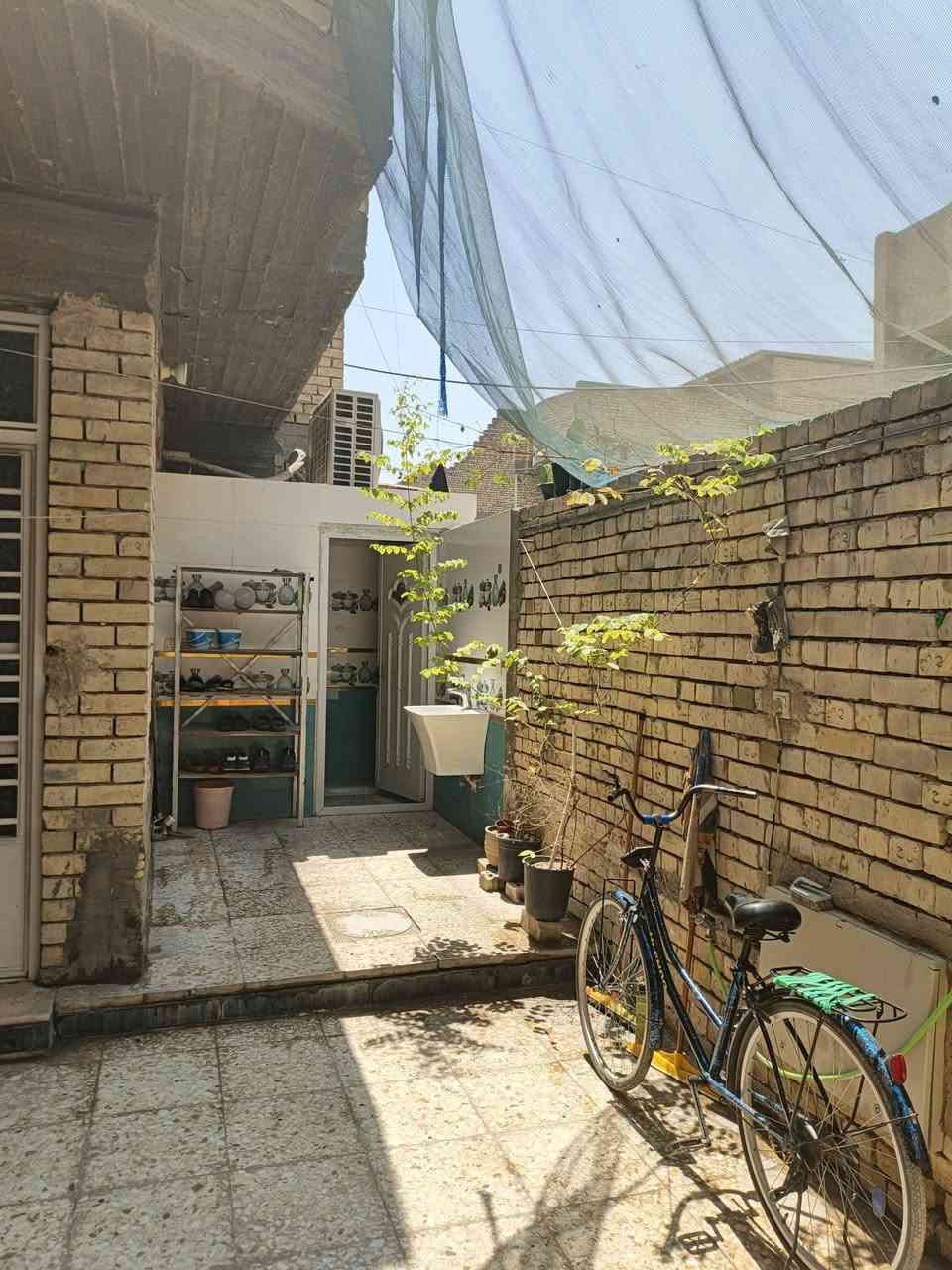 زراعي
السلام عليكم  بيت في منطقة العبيدي شارع المطحنه مجاور محطه الماء الوجهيه 10 والنزال 14  المساحة 140بناء حديث  السعر 120 وبي مجال رقم الهاتف ***********
