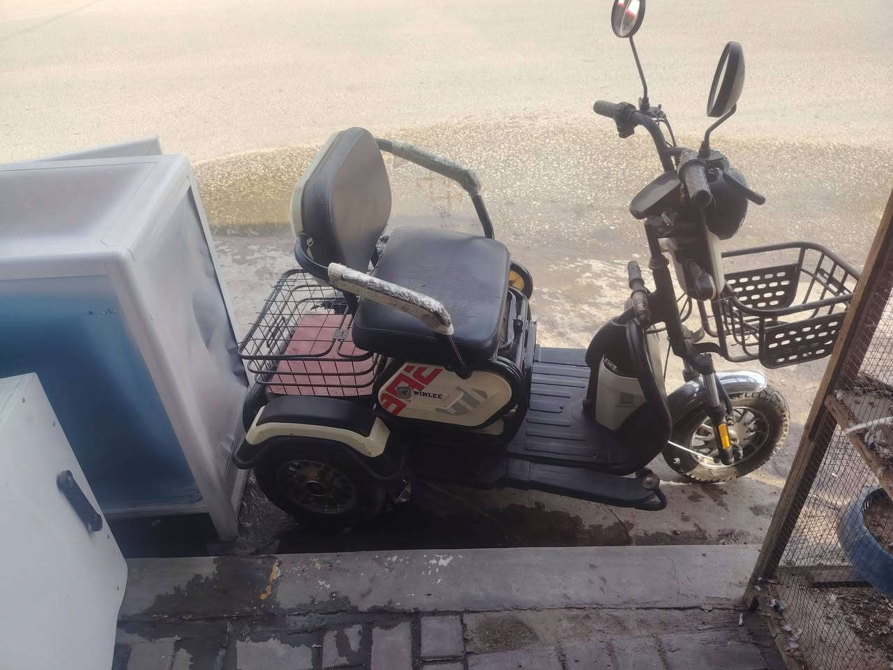 دراجه شحن لبيع السعر ٦٠٠ وبيه مجال الاتصال على الرقم ***********
