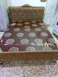 تخت نوم • للبيع