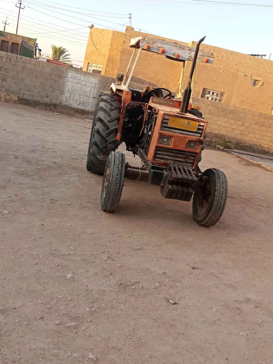 تنكتر فيات للبيع كير مكفول ومحرك مكفول وكسن مكفول ومعاه فدان وخرماشه وعربانه الستفسار عله هاذ الرقم ***********
