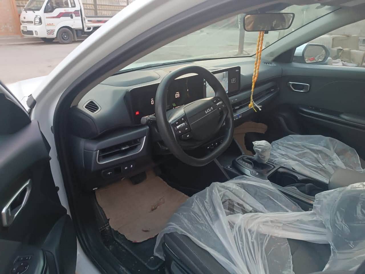 السلام عليكم
KIA K4 2025 

لون ابيض 

المواصفات 

محرك 2000 دوش  

بصمة 

تشغيل عن بعد 

ترحيب 

شاشه دجتل متصل 

دخول ذكي 

بكلايتات لد

شاشه جبيرة 

اوتو هولد 

كامرة دواره 

بصمه صندوك 

سايد بريك كهرباء 

رادار امامي 

رادار جانبي 

رادار خلفي 

لد امامي 

لد خلفي 

تحديد مسار 

توقف ذاتي 

اوتو ستوب 

وضعيات قيادة نورمال وسبورت 

وبعد بيها هواي مواصفات 

سيارة جاهزة وكاملة وبآسمي ورقم بغداد ترقيم جديد 

السعر 168 ورقة وبيها مجال كلش بسيط 

مكاني بغداد الدورة شارع 60 

للاستفسار الاتصال ***********
