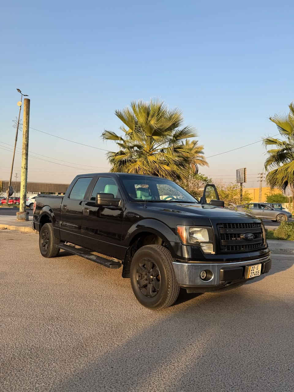 فورده 2014
ماشيه 171 
سعره 145
محرك 5000
بيه منضومه غاز 
سياره محدث داخله 
***********
