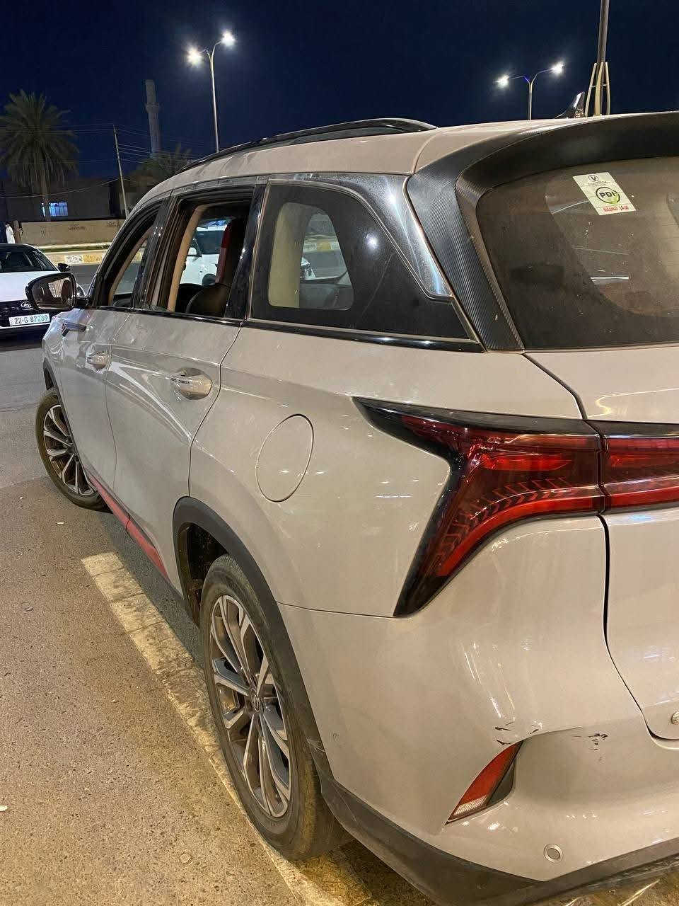 **شانجان CS75 plus   2022
*لون اسمنتي
*لون الداخل جلد احمر 
*حجم الاطارات R19
*حجم المحرك 2.0T
*القوى الحصانيه 230/5500
* كير اوتوماتيك
*اكزوس كروم مزدوج 
*الاضواء LED
*الاضواء اوتوماتيكيه
*الاضواء العالي والواطي اوتوماتيكيه
*كشافات اماميه
*اريل على شكل زعنفه القرش
*شاشه العدادات نوع LCD قياس 12.3انش
*شاشه معلومات وسطيه LCD حجم 10.25 انش
*ضوء داخلي للديكورLED
*ضوء ارضي للترحيب عند فتح الباب
*مكابح ABS
*نظام الكتروني لتوزيع القوى بالتساوي على دواليب 4 عند البريك
*نظام الكتروني لتحكم بالثبات ESP
*نظام للمساعدة اثناء النزول على المنحدر HDC
*ايرباك امامي للسائق والمرافق الامامي
*ايرباك جانبي للسائق والمرافق الامامي
*ايرباك جانبي عالي امامي وخلفي
*نظام ذكي لتتبع ضغط الهواء في الاطار
*نظام تسجيل اثناء القيادة
*حساس امامي عدد 6
*حساس خلفي عدد 6
*كروز كونترول ذكي ومتأقلم
*نظام تنبيه السائق اثناء القياده
*تحذير قبل التصادم الامامي FCW
*الكبح التلقائي في حالات الطوارئ عند وجود سياره
*الكبح الامامي في حالات الطوارئ عند وجود مشاه
*صوره بانوراميه 360 درجه الترا HD
*كاميرا خلفيه 
*بصمه
*نظام الصفط بالريمونت 
*فتحه سقف بانوراميه
*فتحه سقف كهربائيه
*مرايا جانبيه مدفئه
*مرايا جانبيه كهربائيه
*فلتر كربوني لتنقيه الهواء
*كرسي السائق يعدل كهربائي بثماني حركات
*ذاكره لموضع كرسي السائق
*كرسي المرافق يعدل كهربائي بأربع حركات
*تدفئه في الكراسي الاماميه 
*تهوئه في الكراسي الاماميه
*باب الصندوق الخلفي كهرباء
*سانسر لسقوط الامطار على الزجاج الامامي
*نظام تكييف اوتوماتيكي منفصل التحكم للسائق والمرافق
*بلوتوث
*سماعات عدد 8
*نظام تحسين صوت الموسيقى ثلاثي الابعاد
*عدد مخارج USB  في الامام 2
*عدد مخارج USB  في الخلف 2

*رقم بغداد 
*ماشية 60الف
السعر 22 مليون 
*للاستفسار 
***********

