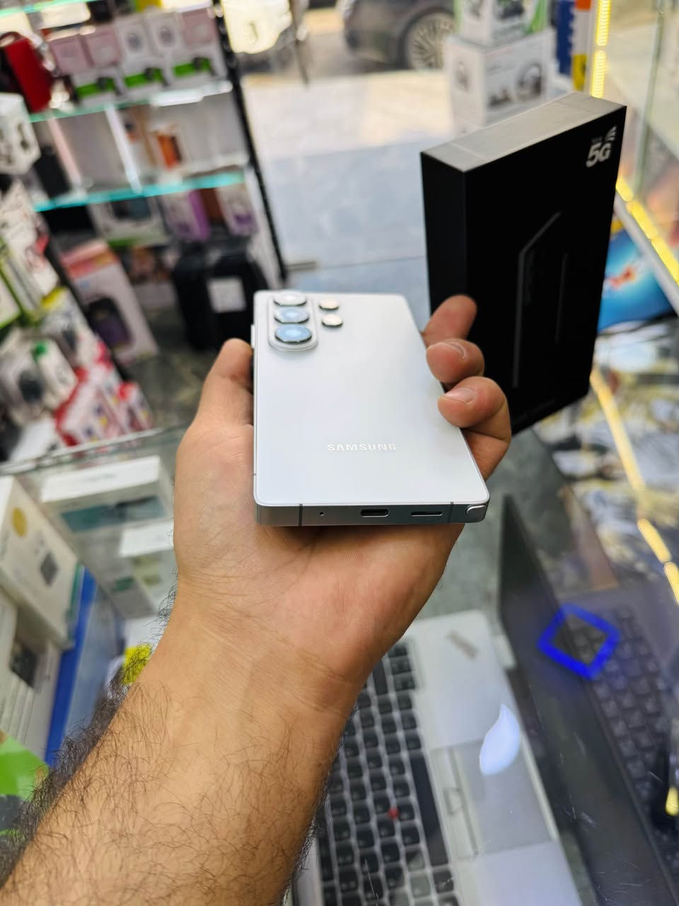 موبايل سامسونك ألترا 26 فيتنامي ✅

ذاكرة ٢٥٦ 
رام ٨ كيكا 
جديد 

فوكس ستور موصل الزهور 
يتوفر توصيل جميع المحافظات 
*********** موصل, نينوى

نص مكتوب في الصور:
- 1.0x S26 Ultra ركة البطيئة للغاية فيديو صورة فوتوغرافية التركيز المباشر طليعة