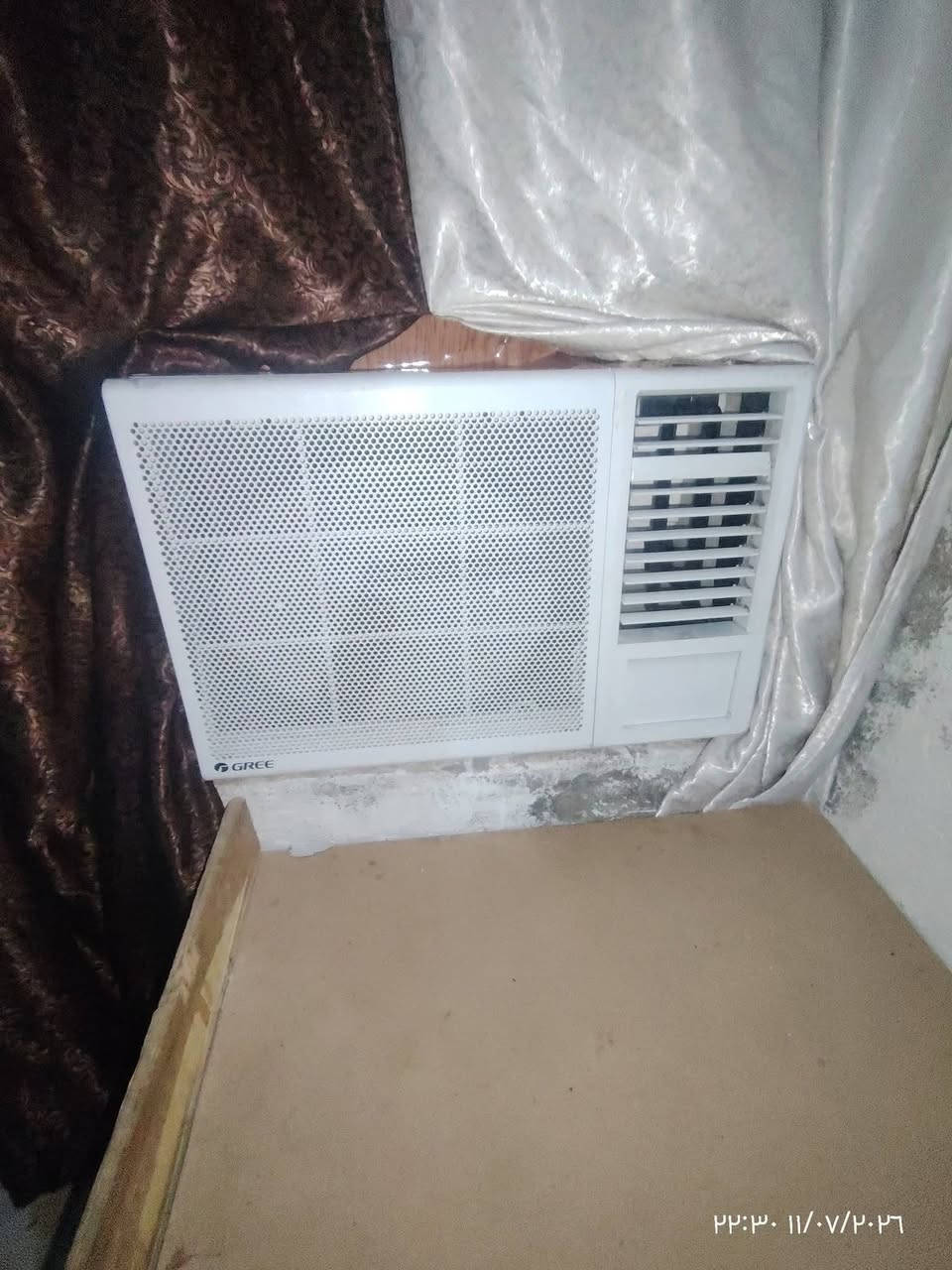 السلام عليكم مكيف البيع طنين مكفول من تصليح سعره قفل ٢٥٠
رقم هاتف ***********
