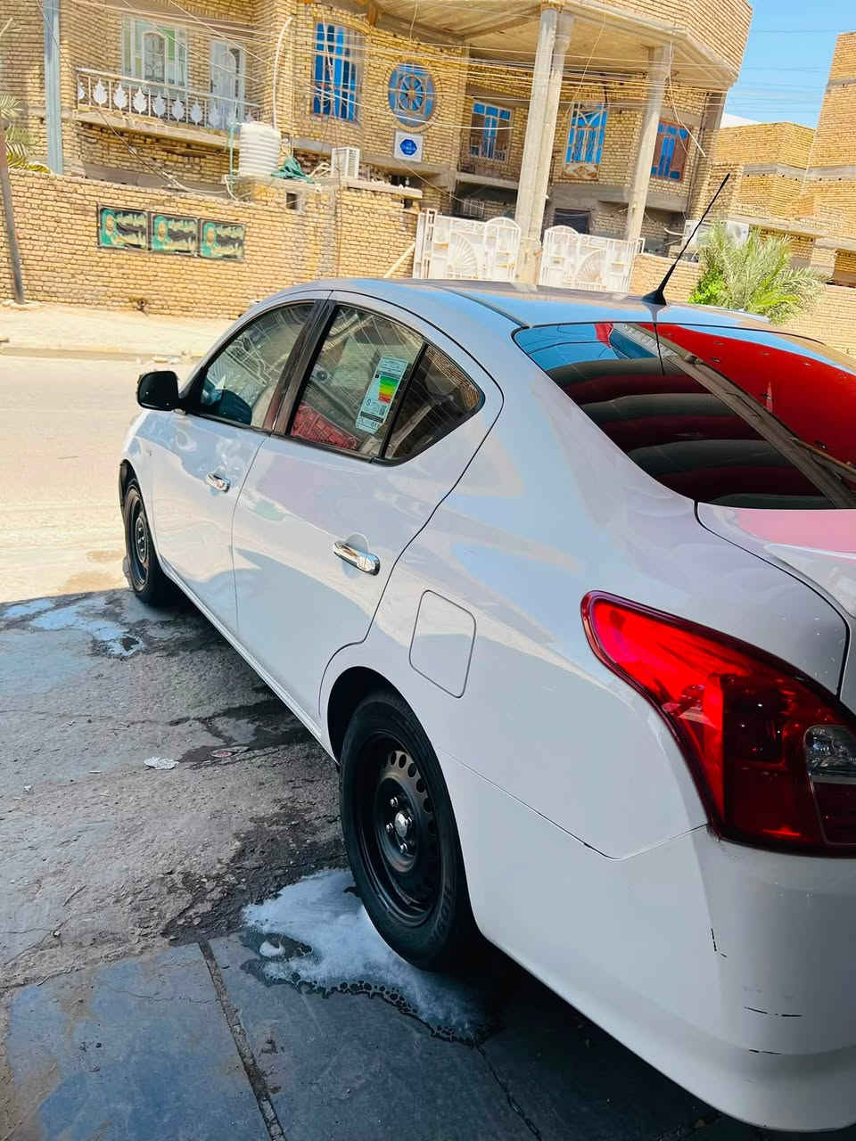 نيسان صني هندي ٢٣ معوقين ذي قار بعدله سنتين ونص وتصير حره
ضربته جاملغ امامي وطرف البنيد وبيه ضربه من وره راجعه بارد فقط
مكينه گير تبريد كفاله 
سياره بيه شاشه ومدوشمه جلد البيبان نايلون حراري 
كل نقص ما بيه 
ماشيه ١٠٠ 
السعر١١٣ وبيه  مجال بسيط 
استفسار ***********
مكاني ذي قار حي الأمير 
اقره المنشور وشوف الصور وتعال عامل مو تجي تكلي شبيه ما بيه
