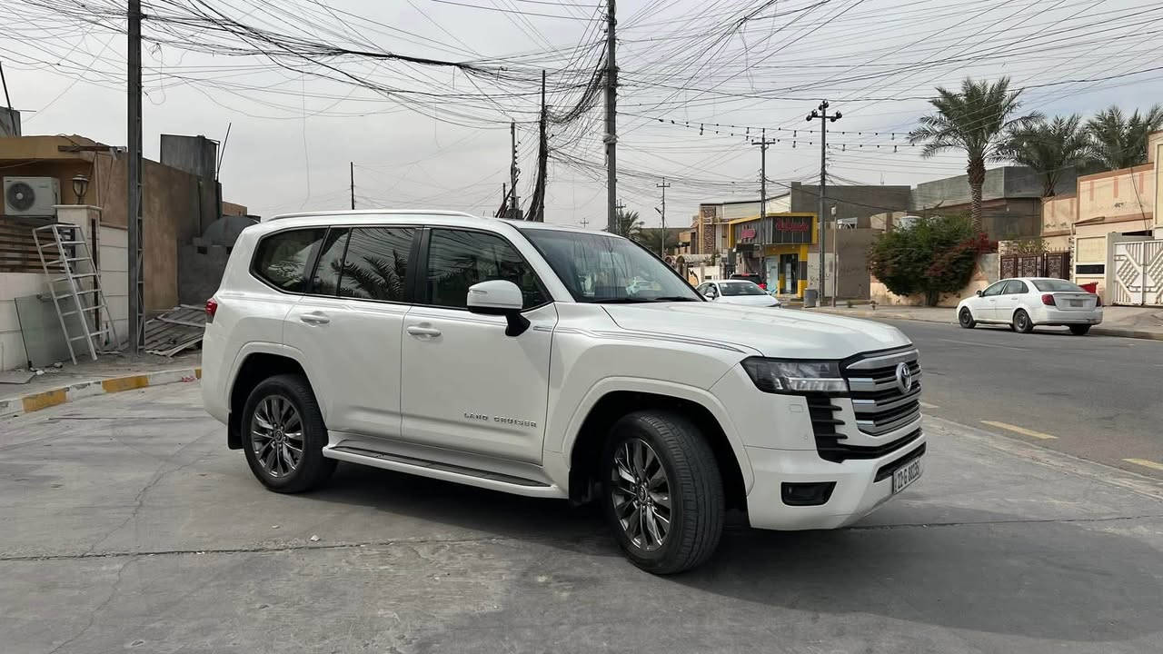 تويوتا لاندكروزر GX.R 2023 🤍

للبيع تويوتا لاندكروزر GX.R موديل 2023، محرك V6. 

المواصفات:

* محرك 6 سلندر (V6).
* فتحة سقف.
* كاميرا خلفية.
* داخلية ماروني.
* مقاعد كهربائية.
* تحكم بالمقود.
* تشغيل بصمة (Smart Key).
* تشغيل زر.
* شاشة لمس.
* مثبت سرعة.
* حساسات أمامية وخلفية.

* سعر 650 وبيها مجال. 

رقم اربيل.
الممشى: 140 آلاف كيلومتر.

السياره كفاله تجي تفحص سونار ،.

📍 عنوان:
الأنبار - الخالدية.

📞 للاستفسار يرجى التواصل على:
***********
