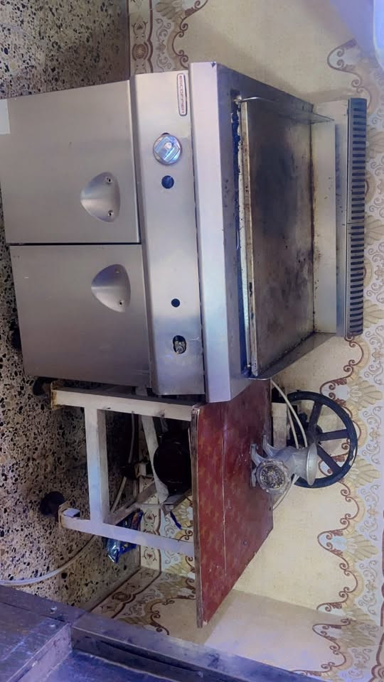 ***********
مبرده حجم كبير 
كريل بركر
مثرامه 
مايكرو
شوايه ام لثنين ***********
