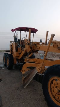 كريدر للبيع كوماتسو605 موديل82 جاهزه للشغل السعر170وبيها مجال الاستفسا...