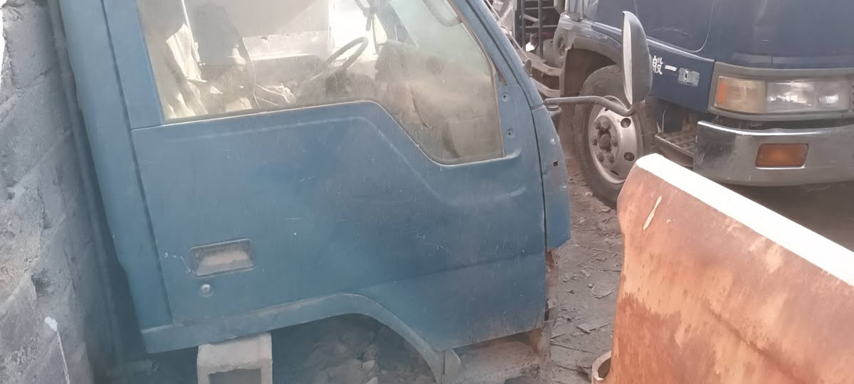 السلام عليكم قماره عضم كصيفه البطاين مابيهن اخياس سعر 500 الف عنوان بغداد الرقم ***********
