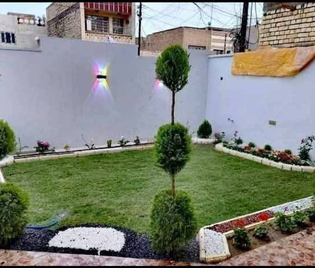 حسين لتصميم الحدائق ***********
🍃مستـعدون🍂 ، لـترتيب🐦 الحدائق المنزلية 🏝️🏘️
وزراعة النباتات، 🌾🌴🌱والازهار، 🌼🌺🌻وقص الثيل.🌾🌾
وعمل الديكورات والتصاميم،الحديثة للحدائق،، بواسطة الاحجار الملونة 
ونعمل على تصميم الشلالات 💦والنافورات
