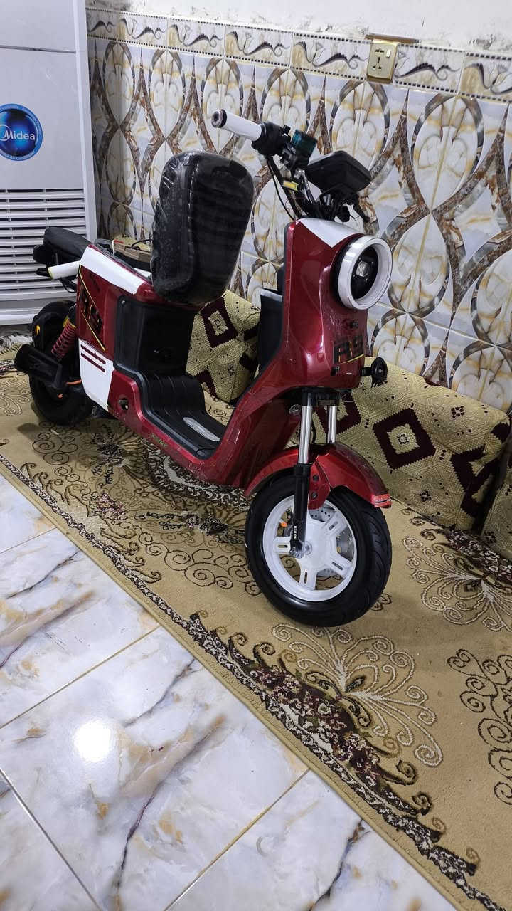 سلام عليكم دراجة R9 موديل 26 بطاريات كبار 33 انبير جدد نضافه فول مكان البصره زبير سعر 300 وبيها مجال الرقم ***********
