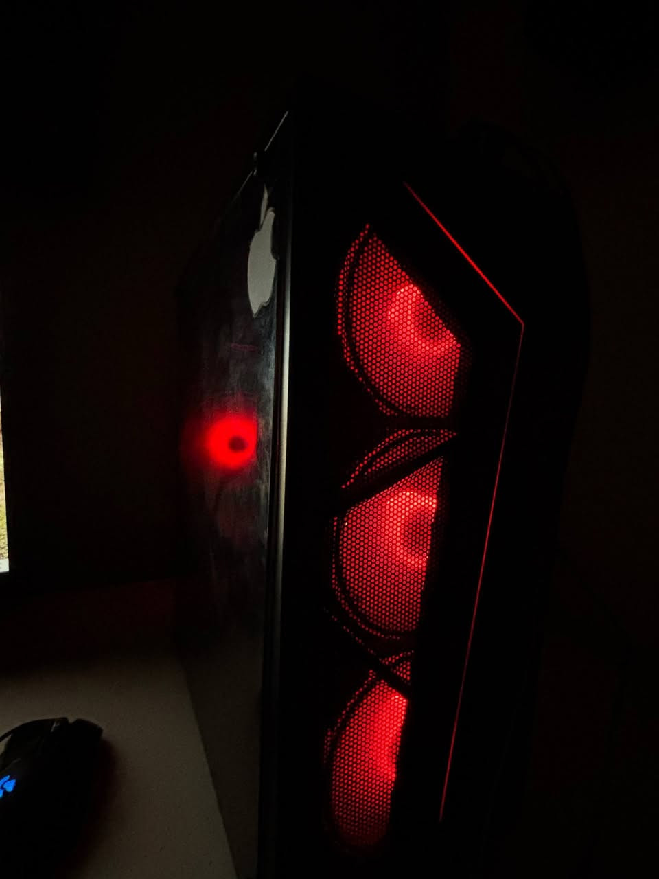 تجميعة pc للبيع 🖥 

السعر 350 الف ✅️

مواصفاتهة : 
كرت شاشة RX 580 8GB
الرام 16GB
المعالج 6CORES 
التخزين NVME SSD + HDD SATA

وصور جوة توضح الموصفات ✅️

طبعا تاخذ ويها الشاشة والماوس والكيبورد ⌨️

للعلم متروكة صالها سنتين محد مشغلها 
ممصلحة ابد 

اول شخص يراسل علمودها راح ياخذها

تجي تجربها قبل لا تاخذها 

للمهتم تواصل وية هذا الرقم 👇
*********** ✅️
