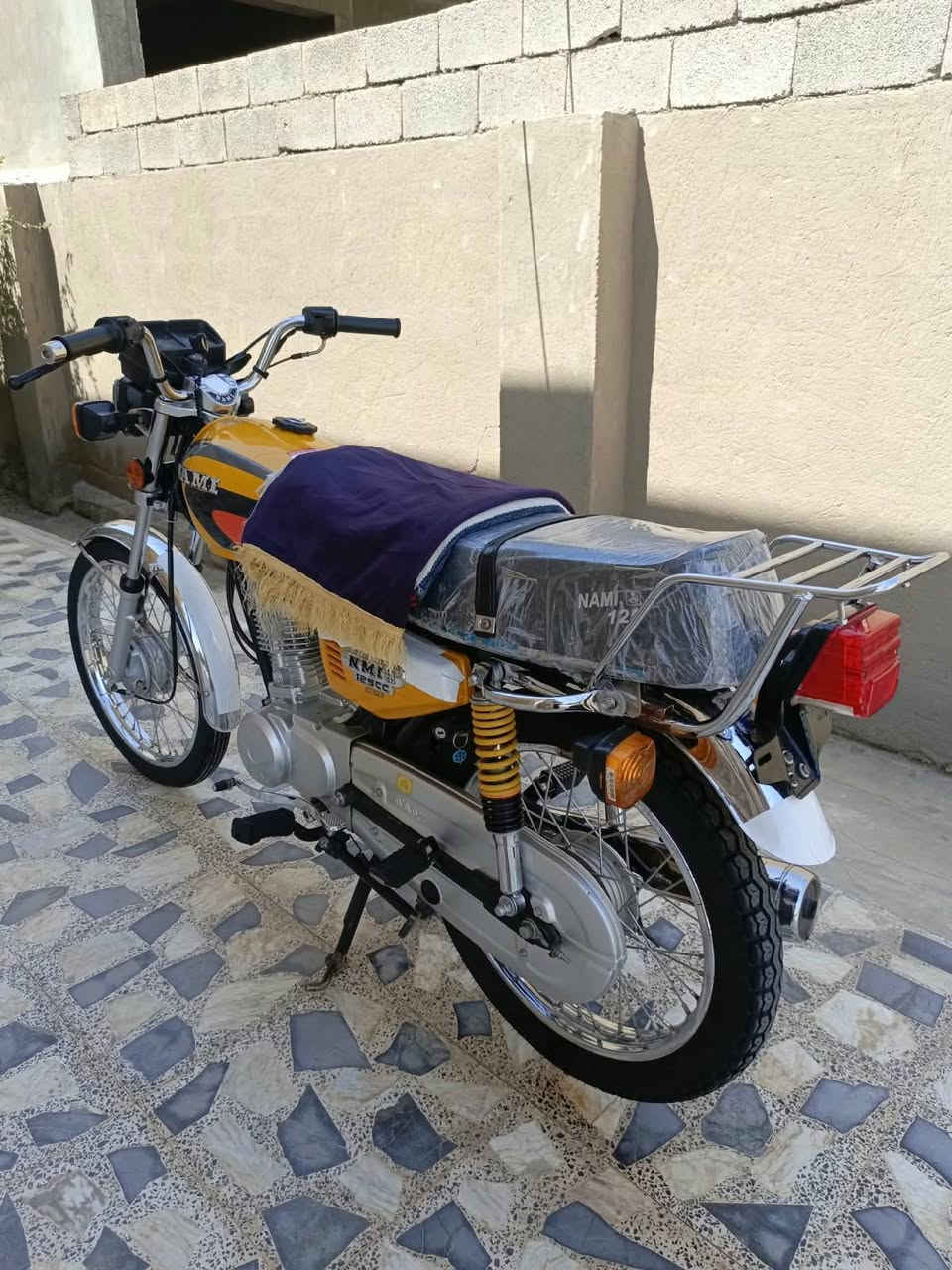🛑🛑🛑سلام عليكم ، للبيع🏍️ او مراوس بدايوان 
 دراجه نامه شلامجه اوراق اوراق اصوليه  ،موديل 2023/11 ، دراجه نضيفه ومكفوله من فتح محرك او استبدال ، دراجه بلاديه   متصرف عليه غير بنزين ودهن ، الموقع محافظة واسط ناحية الشحيميه ،الي راغب بالشراء يتصل  و بالخدمه ، ***********
