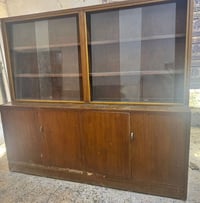 مكتبة • للبيع • خزائن