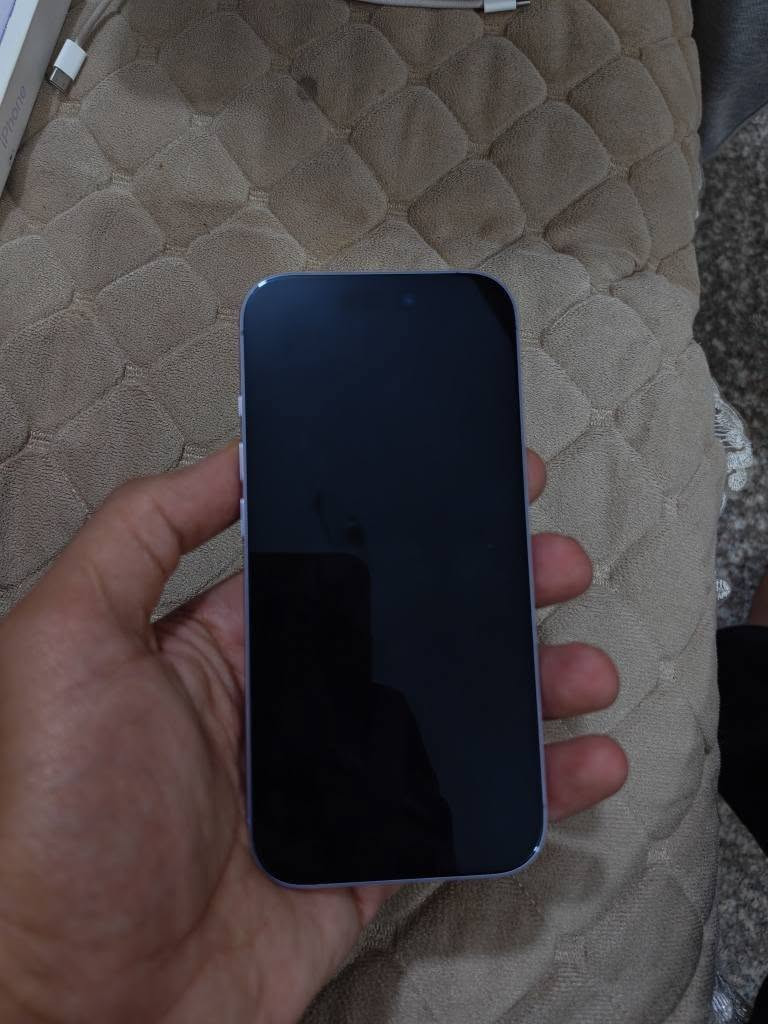 *iPhone 17- 256GB للبيع 

الحالة:*
النظافة: %100
البطارية: %97
عدد الدورات: 250 فقط
غير مفتوح وغير مستبدل بيه أي قطعة نفحص بيدك وتقتنع يلا تاخذه
الملحقات:
بعده تحت الضمان
ماستر - شرق أوسط - نموذج M
الكارتون وملحقاته كاملة وكالة
 للاستفسار *********** عمارة, ميسان
