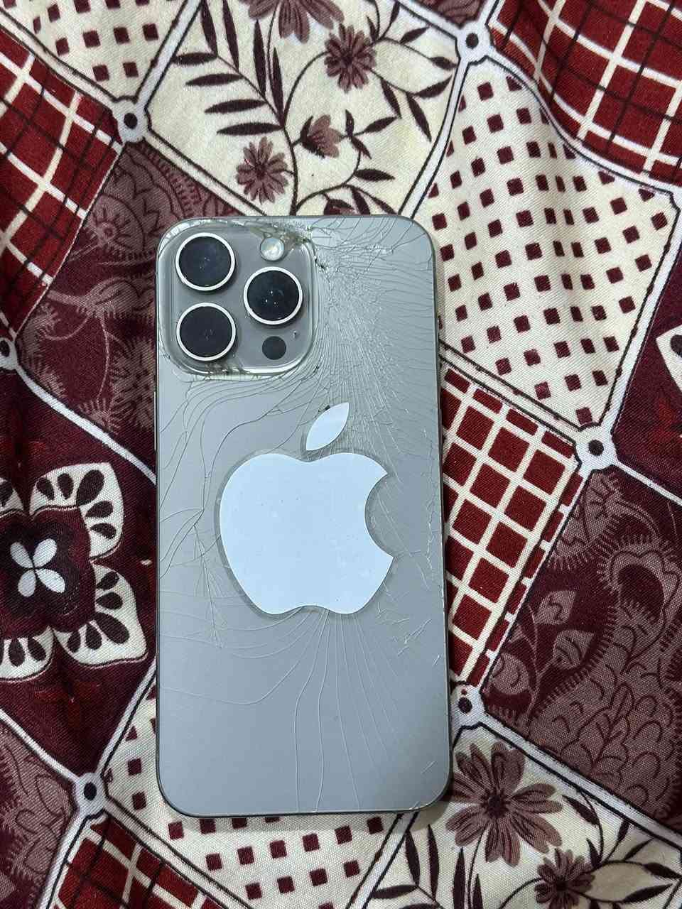 آيفون ١٥ برو ماكس • ذاكرة ٢٥٦ • بطارية ٨٢٪