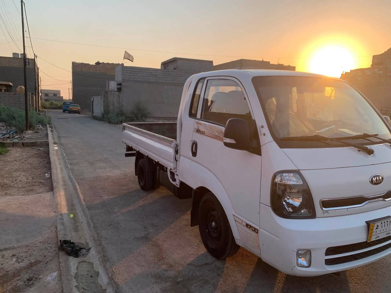 سلام عليكم كيا موديل 18سياره نضيفه تبريد ثلج كلشي بيها جديد سعر 130عنوان بغداد بوب الشام سياره بسمي ***********
