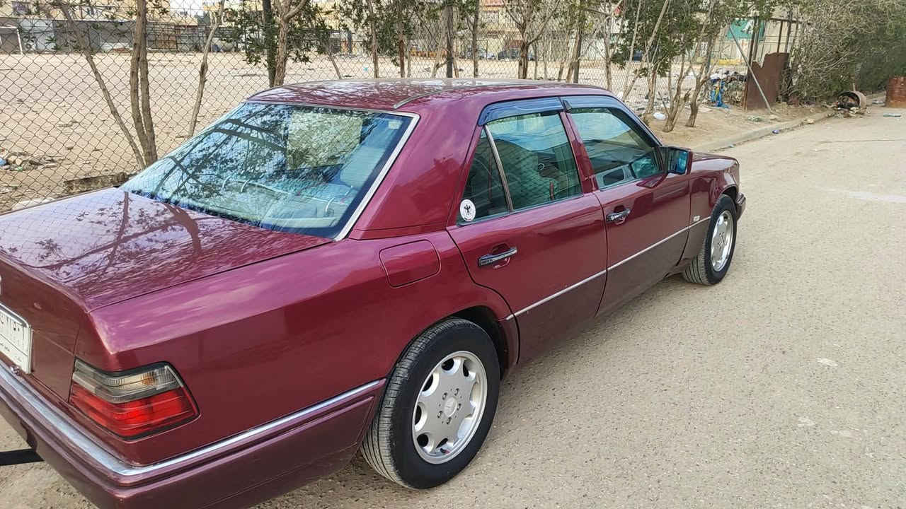 سلام عليكم
دب موديل 90 
مصبوغة عام داخل جلد رصاصي 
سلايت كهرباء كشنات كهرباء 
ويل كب تفاحة تخم تاير جديد 
تدفئة تبريد شغال 
صاج ملكي 
السعر 80 وبيها مجال بسيط 
مكانها بغداد الامين الثانية 
للاستفسار 

*********** فقط واتساب 
مكلف بلنشر تواصل وية الرقم
