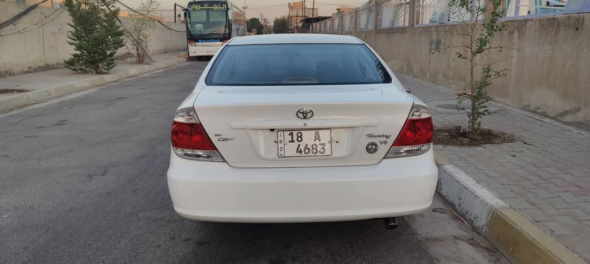 السلام عليكم سيارة كامري 2005محرك6خليجي تبريد قطعتين سيارة خير من الله جاهزه بيه قطعه صبغ چاملق امامي ايمن والباقي كفاله من الضربه القويه كهربائية كل شغال سنويه باسمي تحويل مباشر مشروع وطني السعر 98  وبيه مجال لشراي يتصل *********** مكان السياره كربلاء
