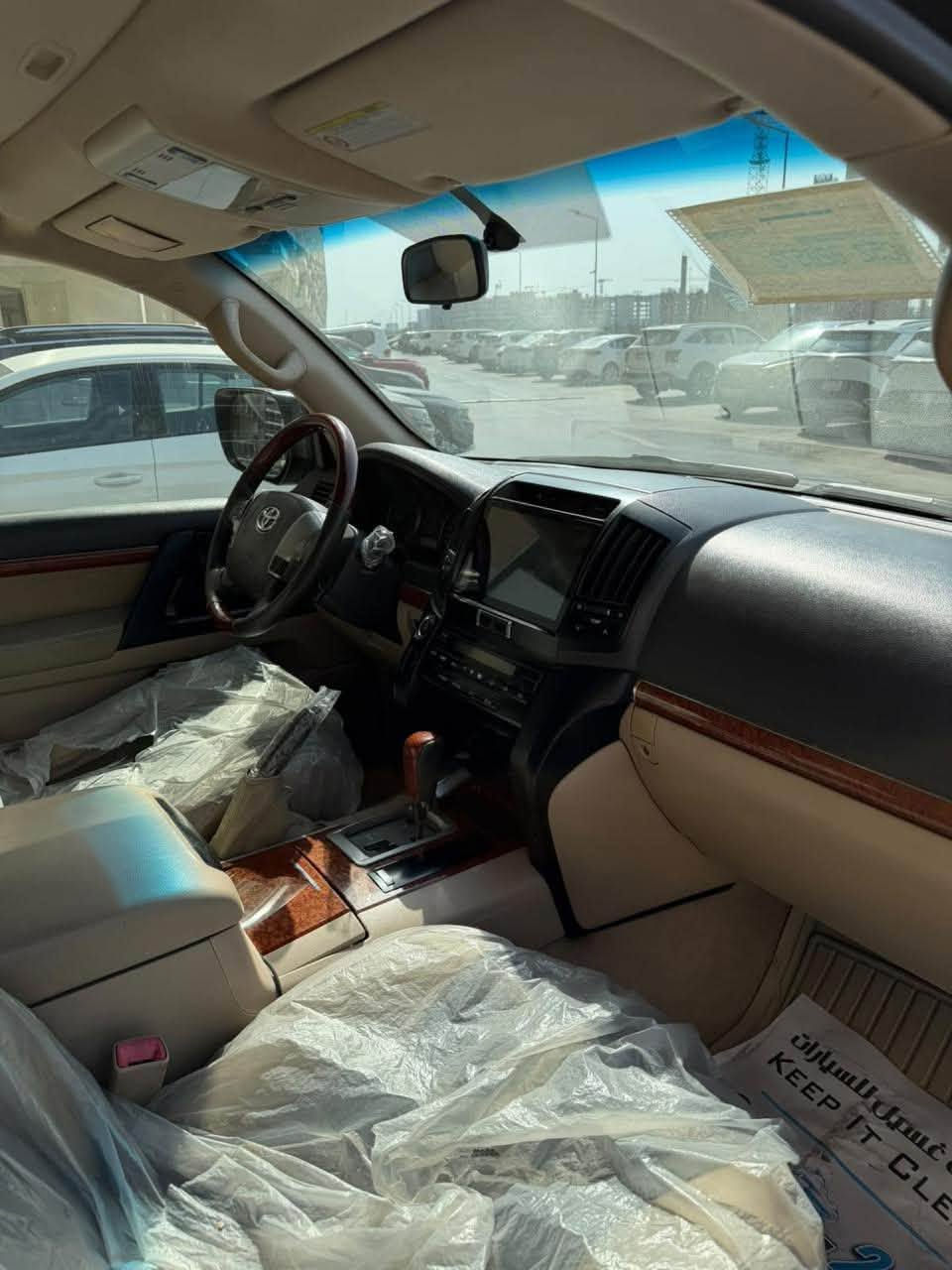 (( بيع مستعجل تم تنزيل سعر 290 ورقه ))
لاندكروز بريم اصل 2012 فول كرسي كهرباء 
السياره كفاله من كلشي بدون صبغ بدون تبديل مال جناي جديده
ماشيه 238 الف حلوه السياره نظيفه  
باسمي رقم بغداد
 عنواني المنصور بوابه العراق 
***********
