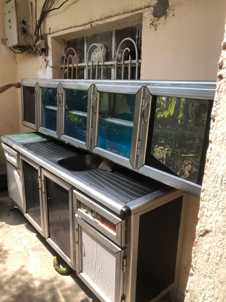 للبيع كاونتر 3 قطع و 3 متر نضيف جدا السعر 200 قفل للاستفسار ***********

