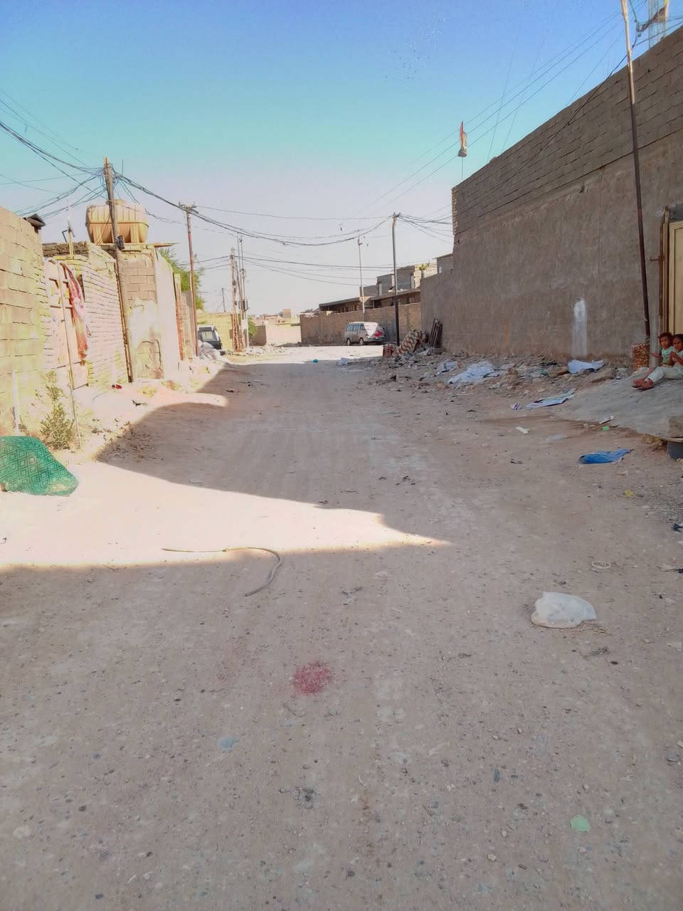 السلام عليكم قطعة أرض مساحتها ٢٠٠متر في مدينه الصدر حي طارق في الوسط جوةسعر ألمية٩ والميتين ١٨وقابلةللتفاوض للاستفسار الاتصال على الرقم ***********واتساب
