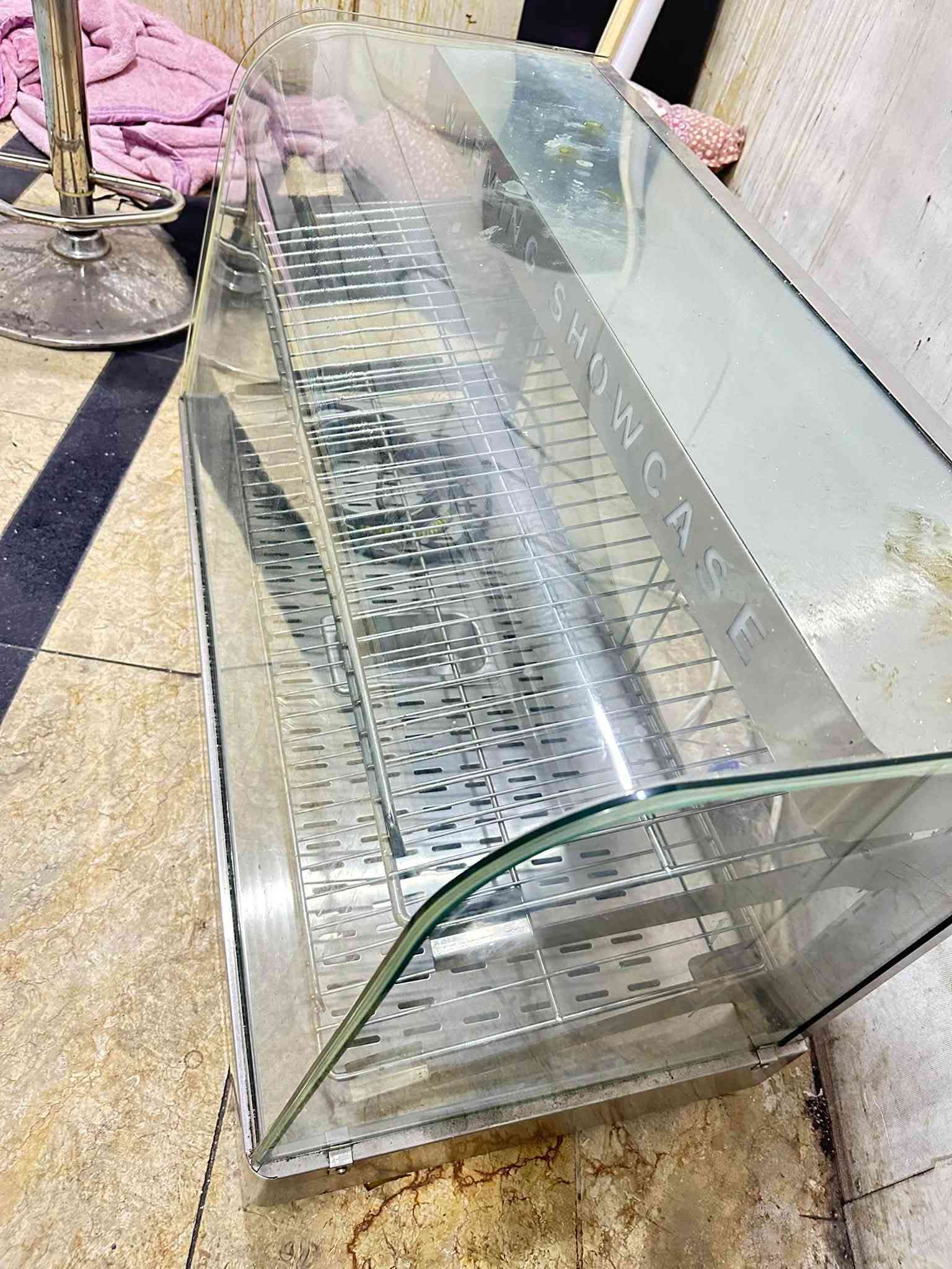 للبيع
ثلاجة ساعقه تجميد 
ثلاجة تبريد 
عارضه ثنائية uger zan عدد 2
عارضة ايسكريم 12بلانك تجميد uger zan عدد 2
عارضه حرارية 
عارضة باب واحد uger 
للاستفسار ***********

