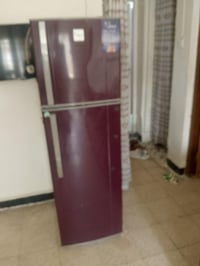 يوجد ثلاجه اللبيع 16قدم نظيفه 07713423745دخل المجمع