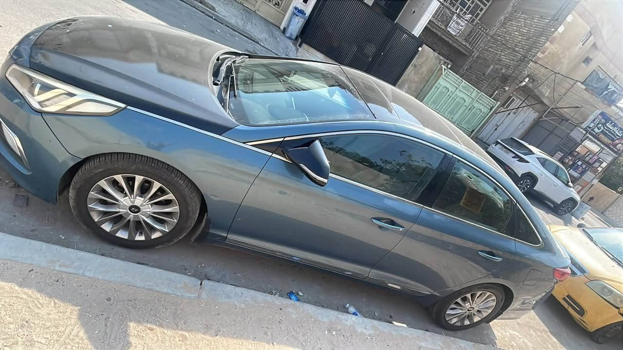 للبيع هيونداي سوناته 2015 خليجي
نص فووول
ماشيه195 الف 
السياره مكفوله كفاله عامه من الفتح والصبغ والتبديل  بيها جراد قليل بنيد وجنطه وبيها بارد كلش قليل موضح بلسونار
كير محرك بلادي مامفتوح شرط السونار 
السياره جاهزه للاخير متصرف عليها الف دينار 
تخم تاير وتبريد وداخل خير من الله نضافه 
مواصفاتها كلش حلوه
1-بانوراما 
2 فول تحكم ستيرن
3 اشاير بالمري
4 مري شفط قلاب
5 مثبت سرعه 
6 تبريد قطعتين
7 محرك 2400 دوش المرغوب
8 ثلاث وضعيات قياده (ايكو _ نورمال_سبورت )
9 ارقام جديده + السياره باسمي شخصياً
10 شاشه تاب ابل كاربلي +كامره
السعر 127ورقه وبيها مجال قليل   للستفسار اكثر اتصل ***********
