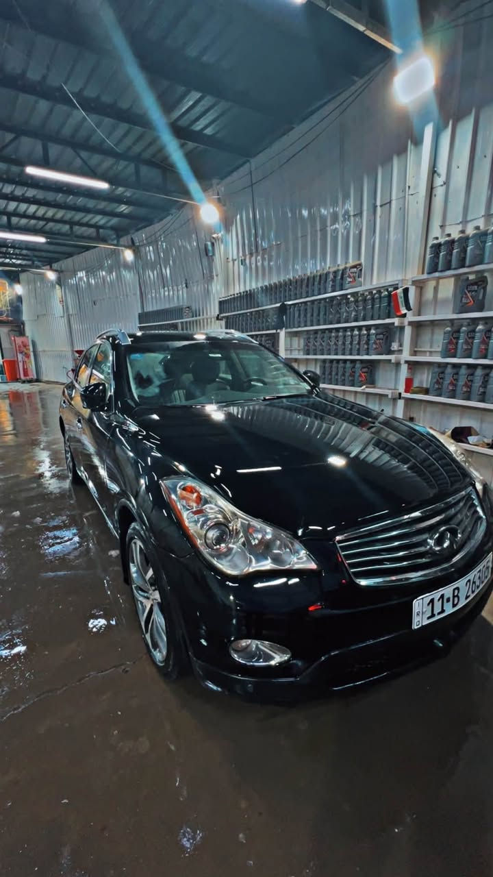 نيسان انفنتي 2010
فئة Ex35 فووول مواصفات 1/1
٦ سلندر 3.500
بدون حادث وبدون غرق
ماشية 140 الف كيلو 
بصمه
فتحه
كشنات جلد كهرباء+تدفئه
كاميرا360
شاشه دجتال
بيها رش البنيد فقط اثر جراد وبابين صبغ بدون دواخل
ككهربائيات كلها شغاله كير مكينه كله بحالة ممتازة
الرقم الجديد وهزة جديدة
السعر 105 وبيها مجال
رقم 
***********
