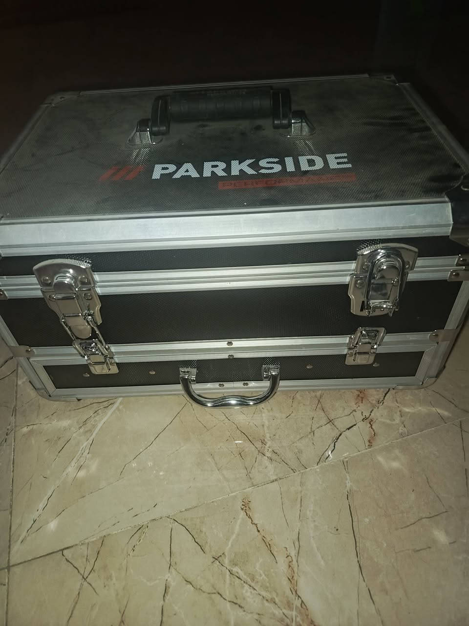 صناديق للبيع واحد ب30الف واصل
ولاخر 25
