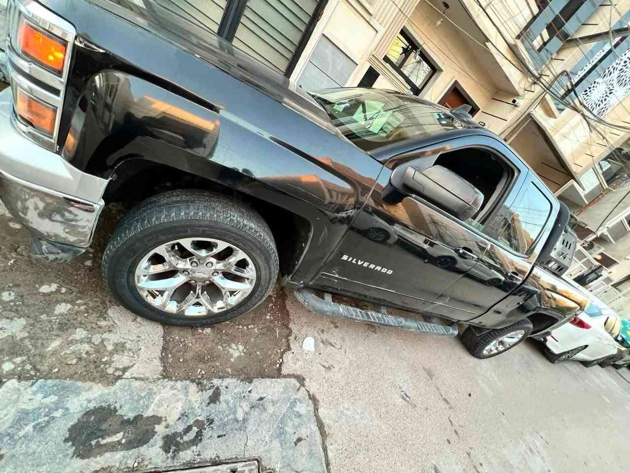 تنزيل السعر بسبب الوعود الكاذبه
سلفادور 2016
المحرك: 5300 8V  محرك كفال وكير كفاله
الحادث: فقط جاملغات أماميات يمين ويسار بأمريكا، وباقي السياره  مكفولة
المواصفات:
تبريد شغال  + كشنات تبريد وتدفئة
كشن كهرباء
فور ويل
شاشة + آبل كار بلاي + أندرويد أوت
 زنون عالي ناصي
كير ومحرك كفاله
رقم السياره: بابل
المكان: بغداد - البياع
السعر:145قفل يعني دفتر و اربعين ورقه  يرهم مراوس
التواصل:*********** - اتصال موجود أي وقت + تحويل موجود
