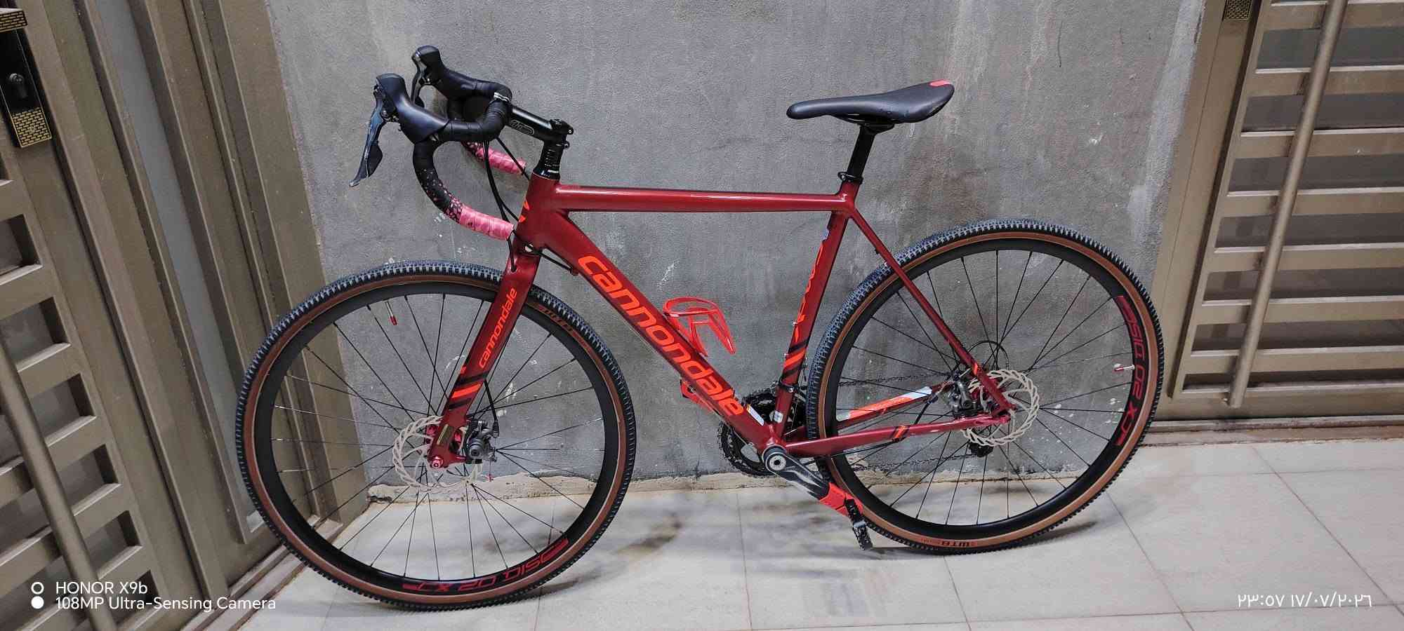 متوفر للبيع...
دراجة كرفل نوع cannondale قياس الفريم ٥٤ مناسب لطول ١٧٠ فما فوق
السستم تياكرا ٢ في ١ ميكانيكي شغال ١٠٠٪١٠٠
بيهه بعض الشخوط موضح بالصور والفيديو المرفق
السعر النهائي ٧٥٠ الف دينار قفل
عنواني الزعفرانية منطقة الأمانة
رقمي *********** واتساب ماسنجر
