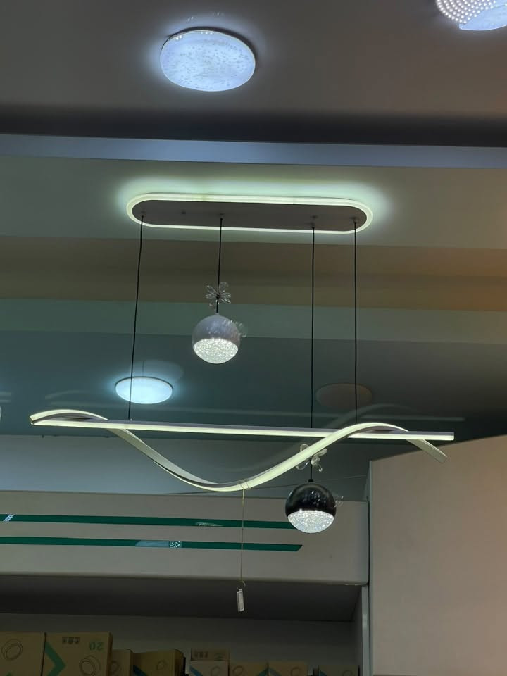 تعاليك مودرن اناره LED موديلات حديثه
الاسعار داخل الصور
ضمان المنتج سنه ٣ تحكمات اناره 
يوجد توصيل لجميع انحاء العراق ٥ الالف
*********** واتساب 
متوفرر جمله مفرد

