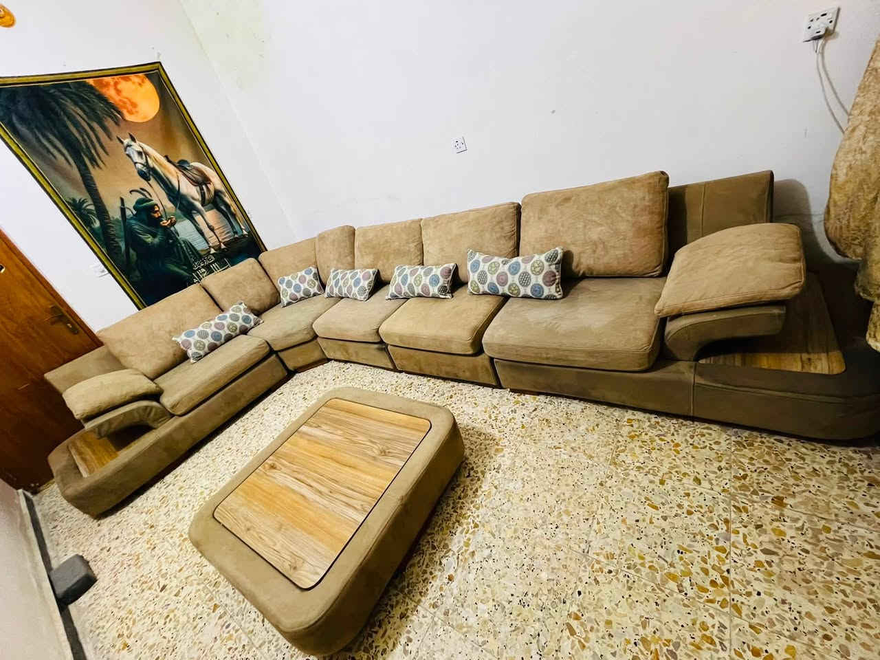 سلام عليكم تخم ديوان تركي بدون اي ضرر  سعر مناسب مكان مدينت الصدر مو شراي لا تراسل واتساب ***********
