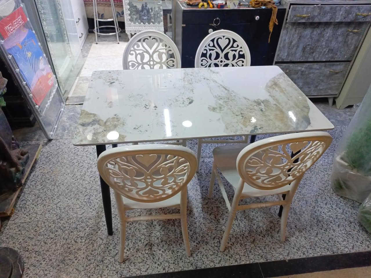 للحجز والاستفسار كلشي وسعرة ***********

نص مكتوب في الصور:
- KELEBEK