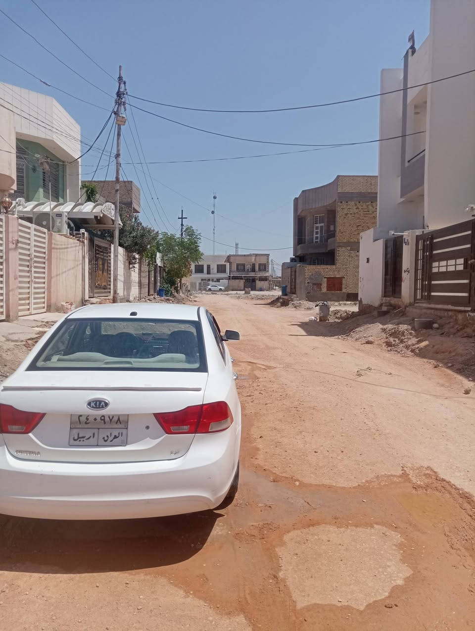 يوجد قطعة طابو صرف
المساحة 100متر الوجه 5 والنزال 20 
شارع 80 محيزم 4 حي القضاة 
مقابل مسجد الرحمن 
المنطقة مجاري وسبيس 
باقي بس تبليط 
للاستفسار مراجعة مكتب الشارقة للعقار مقابل مسجد الرحمن الاتصال اوعبر المراسلة ***********
