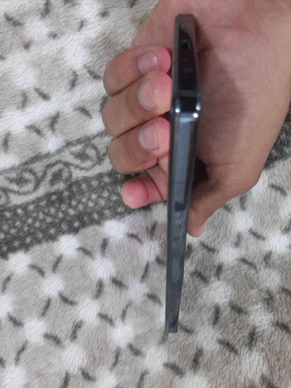 تكنو كامون 30 • ٢٥٦ جيجابايت • نقطة بشاشة