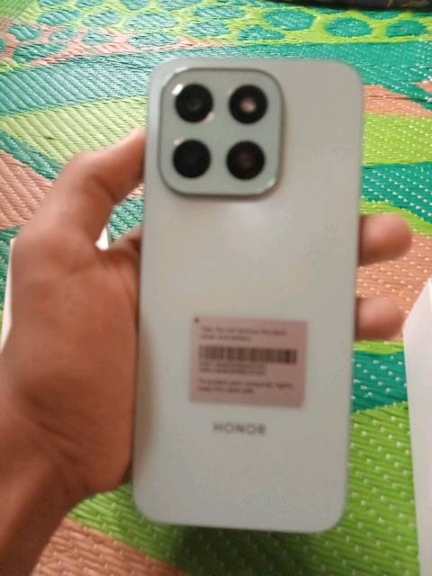الاستفسار ***********

---

*📱 للبيع HONOR X6c كسر زيرو*

*المواصفات:*
- الذاكرة: 256GB
- الرام: 6GB
- البطارية: 5300mAh يومين
- اللون: اخضر نعناعي
- *الحالة: مستخدم اقل من شهر ونص نضافه 99%*
- الملحقات: كامل اغراضه بالكرتونة + الشاحنة الاصلية + كفر

*السعر: 220,000 دينار - بيه مجال بسيط* 
*المكان: بغداد*
*للتواصل: مراسلة على الخاص*

سبب البيع: اخذته اقساط ب 285 الف