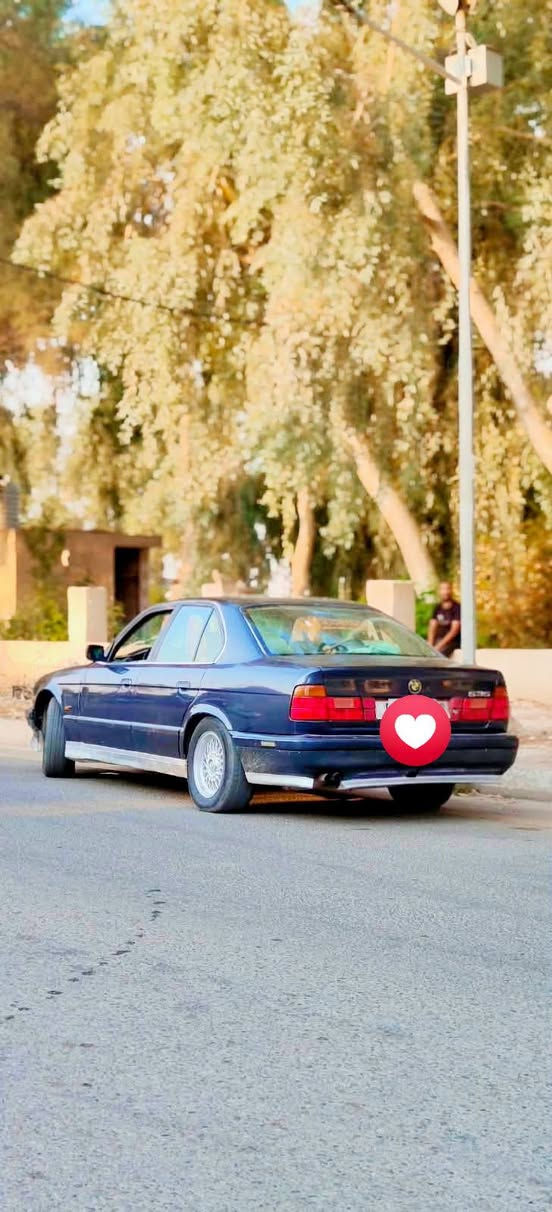 السلام عليكم 
بي ام ٥٣٥ موديل ٩١ سليمانيه سنويه ساقطه قبل شهرين 
السياره مكينه كير خير من الله صدرها حلو غرفه كلش حلوة 
راعيها باربيل 
فقط كيس الكير بي نضوح قليييييييل ميوصل للكاع اصلا
هاي تفاصيل السياره كلها 
شراي خابرني ودلل ***********
السعر ٥٠ وبيها مجال بسيط
