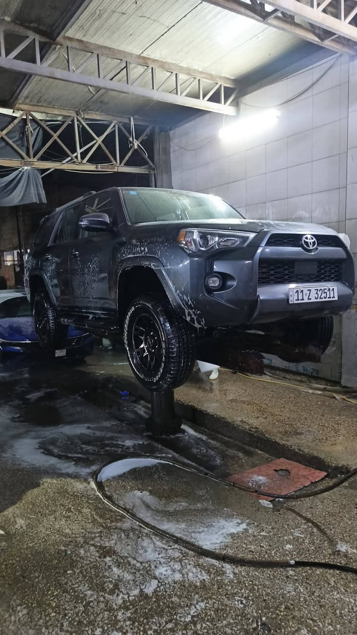 السلام عليكم للبيع
تيوتا فورنر2022 

فئة SR5 بريميوم

تو ويل 

ويل كب TRD بلادي تخم تاير 

لايت زنون LED

بصمة 

اشاير بلمري 

كشن كهرباء

رادار امامي تحديد مسار + تنبيه تصادم

رادار جاني نقطة عمياء 

وباقي المواصفات المعروفة 

ماشيه 63 الف ميل

السيارة بيهة  بنيد مصلح نفسه جاملغ 

 والخلفي مصلح ومصبوغ

السعر260 وبيه مجال

***********

ملاحظة ملاحظة محرك بي صوت محرك بي صوت 

مكاني بغداد الجديدة
