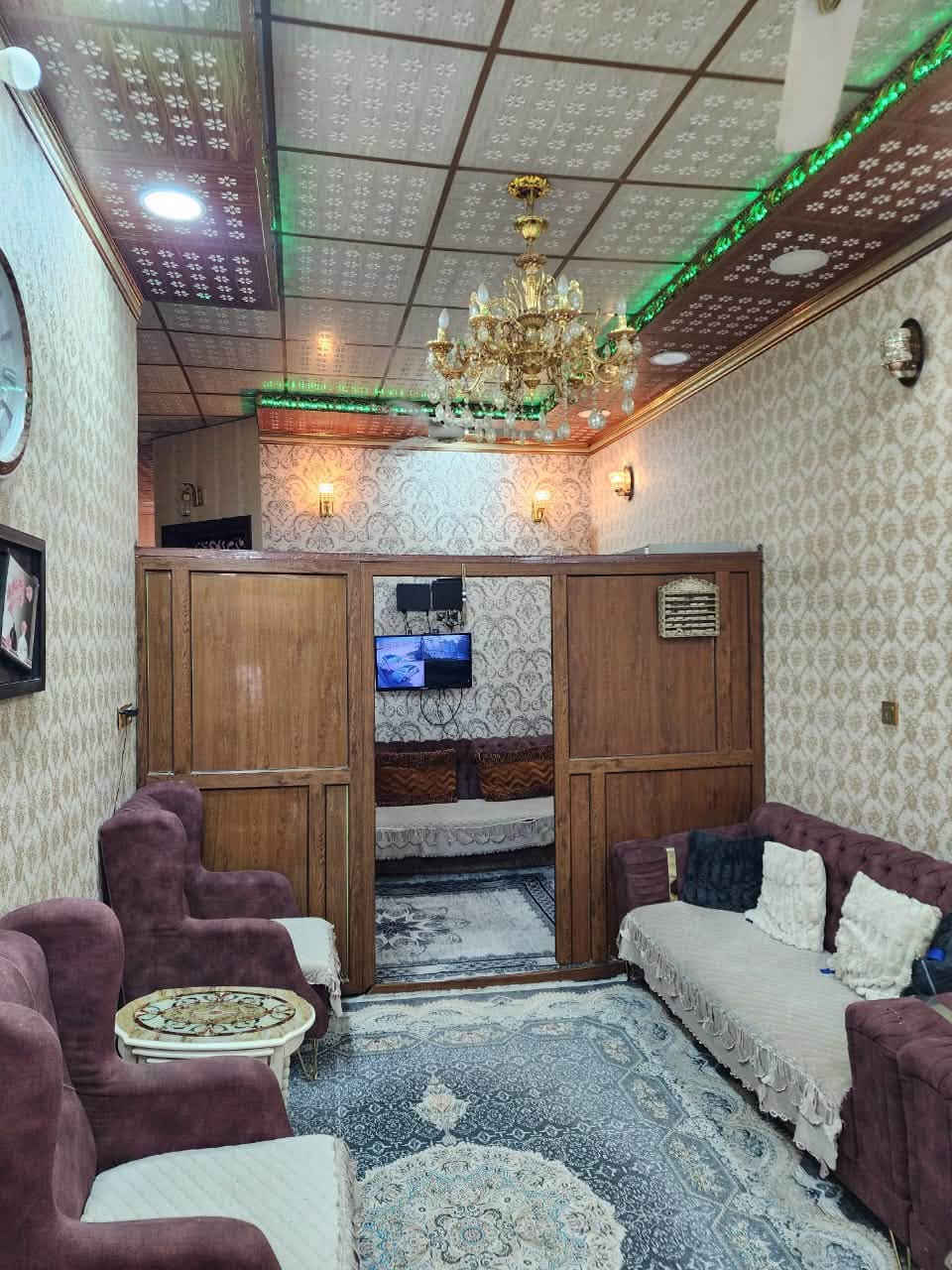 🏠 بيت للبيع – الديوانية / حي الزيتون

📐 المساحة: 100 متر مربع
📏 الواجهة: 5 متر
📏 النزال: 20 متر
🛣️ يقع على شارع عرض30 م
🏡 طابقين

🔹 الطابق الأول:
• غرفة
• صالة
• استقبال
• مطبخ
• صحيات داخلية وخارجية

🔹 الطابق الثاني:
• صالة كبيرة
• غرفة
• صحيات
• درج خارجي

📍 العنوان: الديوانية – حي الزيتون
💰 مطلوب إسكان

📞 للاستفسار: ***********
