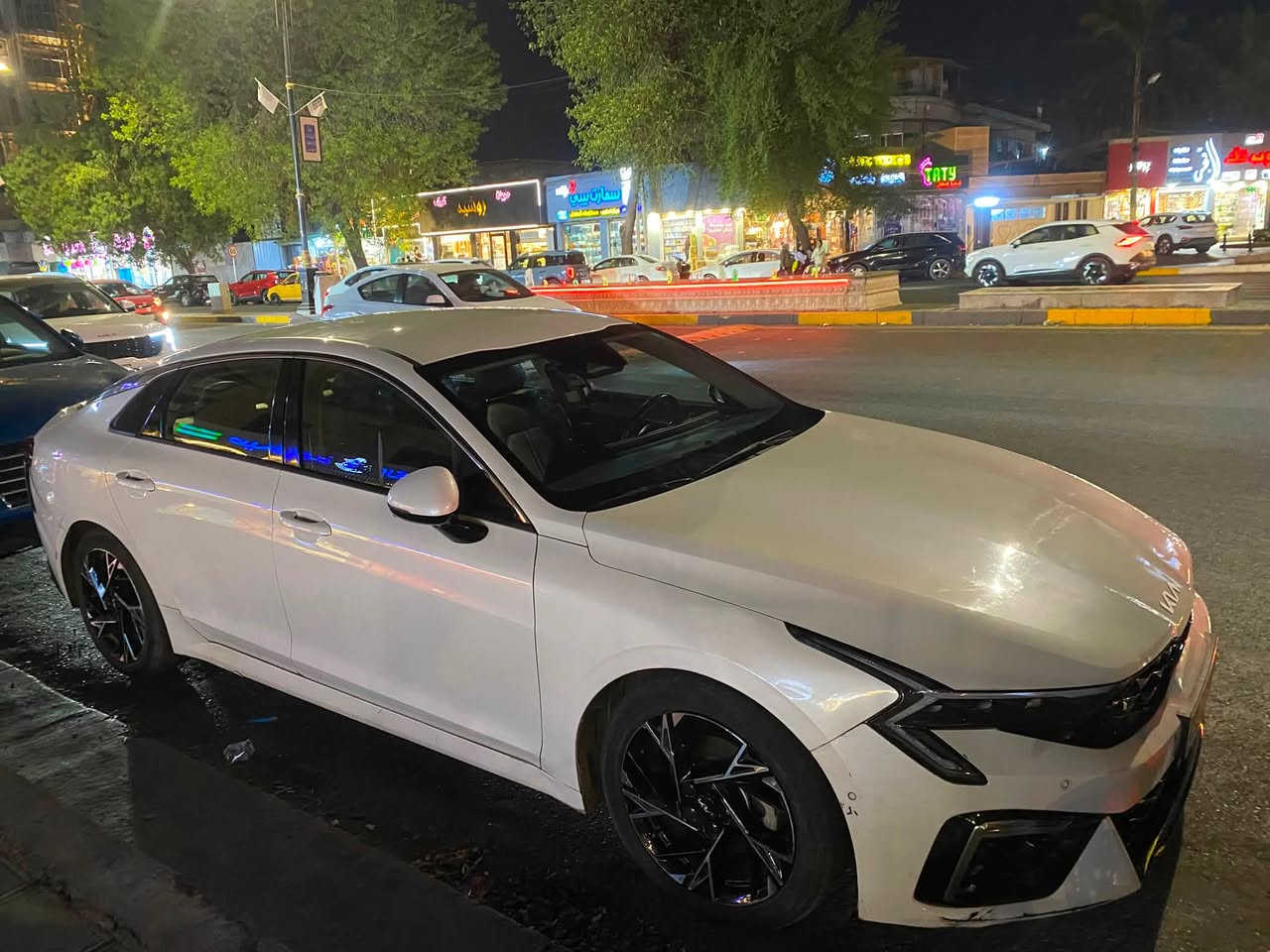 السلام عليكم
سياره k5 للبيع موديل ٢٠٢٥ 
وارد كوري 
محرك ١٦٠٠ تيربو 
فول مواصفات عدا الفتحه 
مري شفط
شاشه كبيره 
كامره ٣٦٠ درجه 
فول حساسات 
رادارات 
كير ماوس 
كشنات تدفئه تبريد سايق + سكن
كشن سائق خزن 
بك لايتات لد 
اربع وضعيات قياده 
داخليه اسود 
بيها اربع قطع تصليح ايدي مو بياع شراي 
بيع او مراوس ب سورنتو وانطي فرق. 
رقمي خاص ***********
