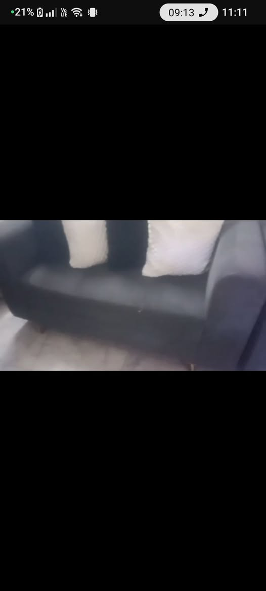 رصاصي • ٧ مقاعد • نظيف