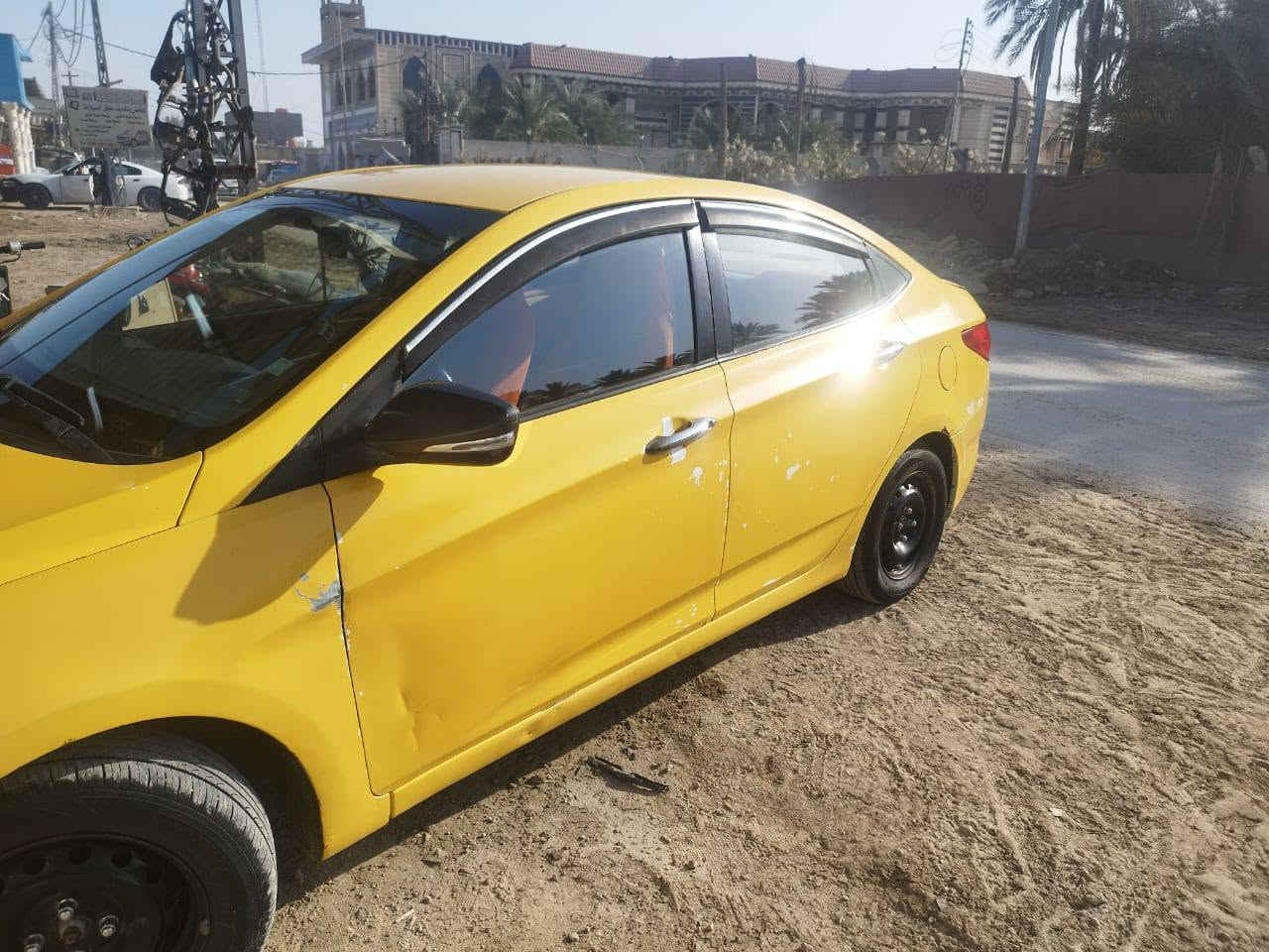 اكسنت موديل 12خليجي مكينه كيرشرط حداديه جديدة تخم تاير جديد سنويه نهاية 27 مكينه 1600 
***********
مكان السيارة سماوة مركز السعر 76 وبيه مجال
