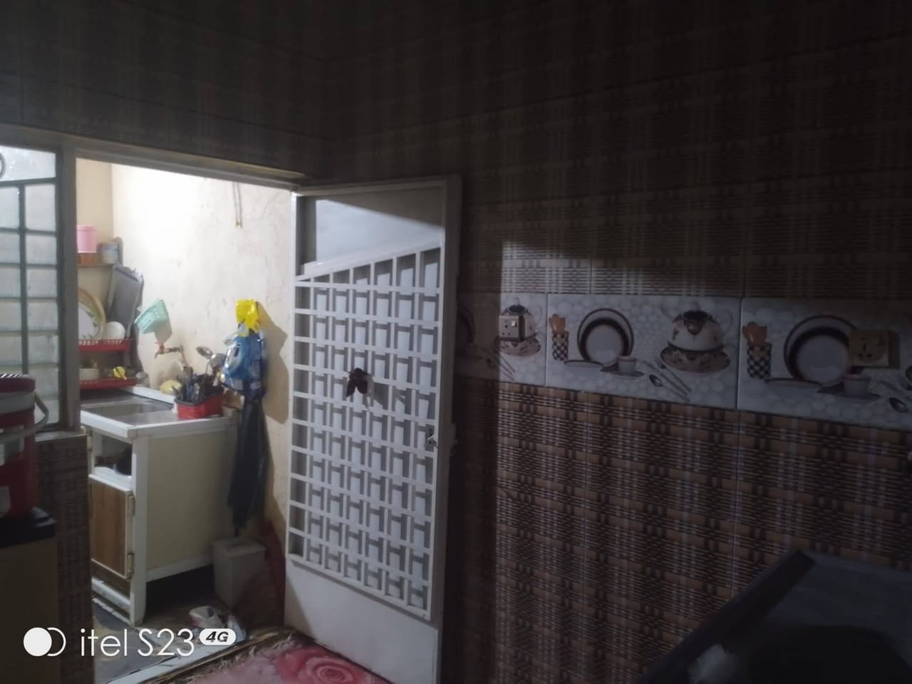 السلام عليكم بيت للبيع زراعي في حامي ال شمال قرب المجمع السكني  مساحته 115
والسعر 50مليون هاي صوره وتفاصيله ورقم صاحب البيت *********** 
اني. مكلف. بالنشر
