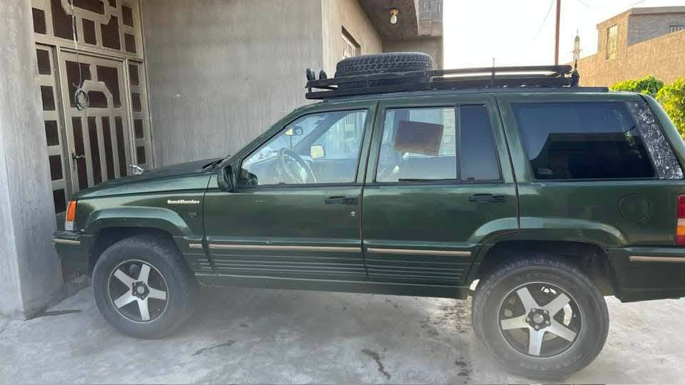 جيب شيروكي للبيع 1995 اوتوماتيك محرك بطه سنويه أبأسمي شرط تحويل ثاني يوم السعر 45 ورقه او بيها مجال الاتصال وات ساب ***********  مكاني الانبار قضاء الكرمه
