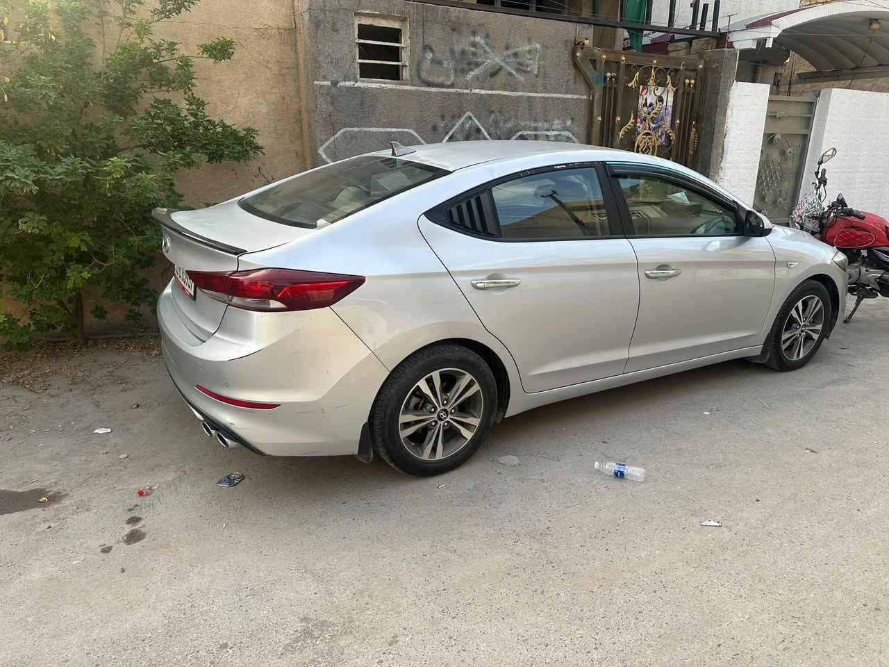 سلام عليكم
اخوان سياره الانترا افانتي 2018 وارد كوري 1800 دوش 

كير AT لمرغوب 

سياره قطعتين تبريد 

منضومه غاز 

تحكمات ستيرن 

مانع. نزلاغ 

مثبت سرعه 

شاشه كبيره 

شاير جانبيه بجاملغات 

تخم تاير جديد

حدايده صدر بل كارتون 

سياره جاهزيه من كلشي 

ربع متصرف عليهة 
كير مكينه بشرط بزغي ممفتوه 
سياره بسمي رقم جديد 

سياره حادثهة بل عراق قطعه صبغ قطعتين كلير خلفيات 

بجم كبس وبل عافيه عل ياخذهة 

سعرهة ١١٥ هاذا رقمي ***********
