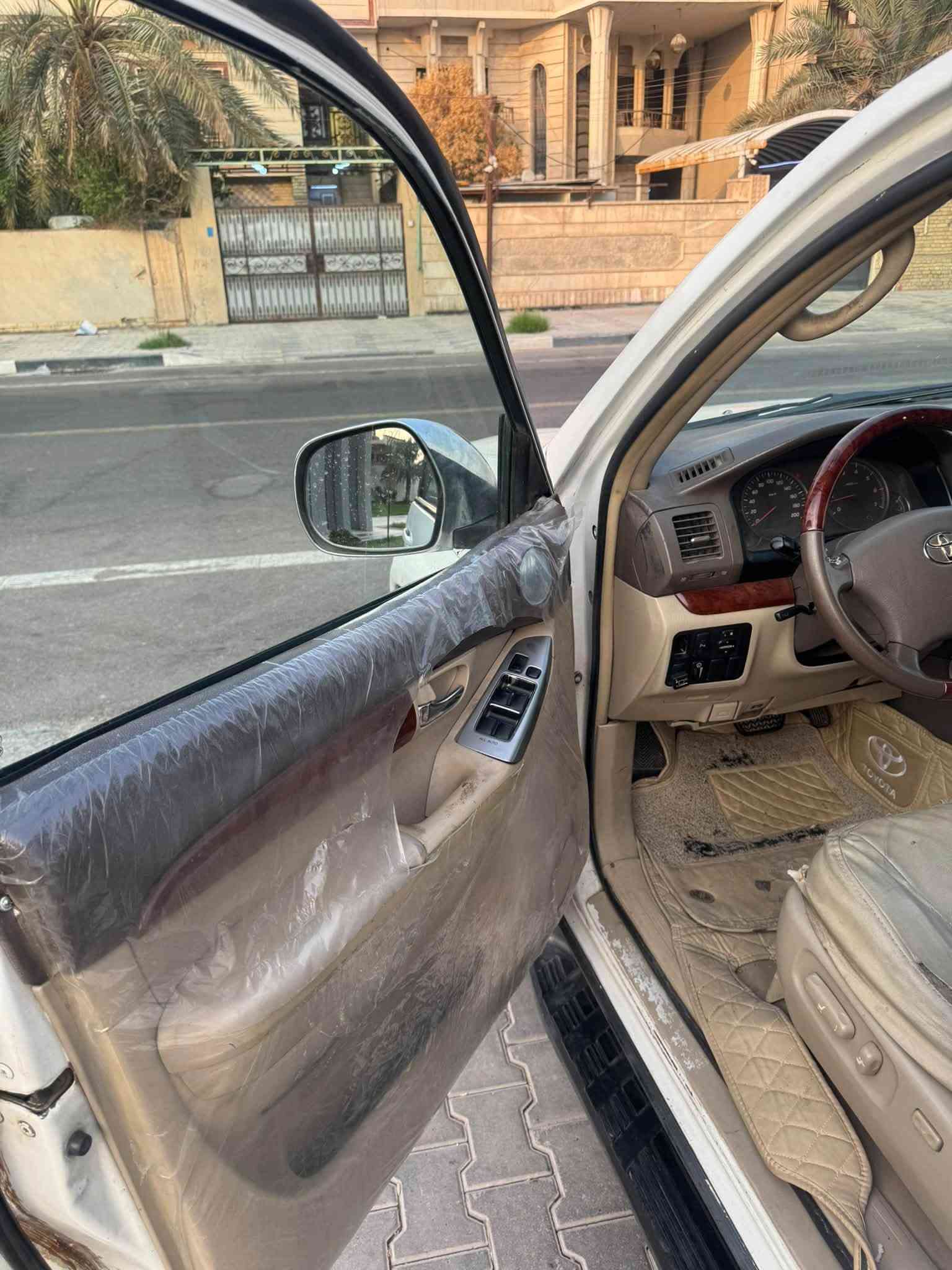 برادو 2008  نص فول VX  مقاعد جلد + كهرباء 
السياره دبل تانكي + بيها منضومه غاز ام الـ 100 لتر شغل حكومي مال اربيل 
6 سلندر محرك 4000 جديد 
ماشيه 380 الف بالنسبه لمديلها كلش زين 
سنويه لـ 2031 تحويل بلأسم السياره وارد خليجي طالعه من معرض الساير 
السياره بيها چفيه و مصبوغه عام ابيع مگلوبه 
عليها ويل كب. برادو  2013  حداديه  كير مكينه بشرط 
سعرها 110 وبيها مجال بلمعقول
للاستفسار ***********/*********** 
عنواني : البصره
